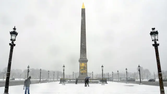 مسلة الأقصر في ميدان الكونكورد في باريس