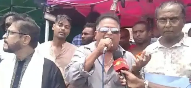 ගාලු මුවදොර විරෝධතාවට එක්වූ කලාකරුවන් පිරිසක්