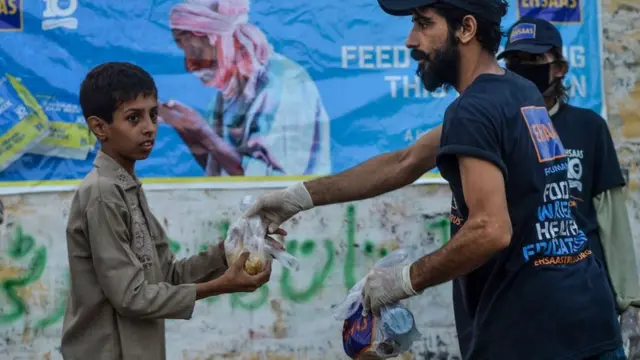 पाकिस्तान, कोरोना