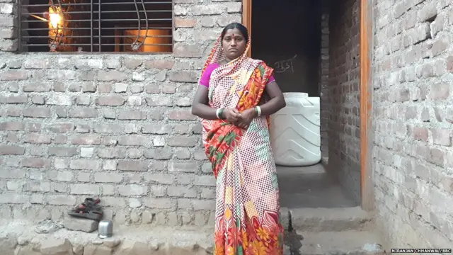 सीताबाईची कहानी ही ग्रामीण मराठवाड्यातील महिलांचे चित्र डोळ्यासमोर उभी करण्यास पुरेसी आहे.