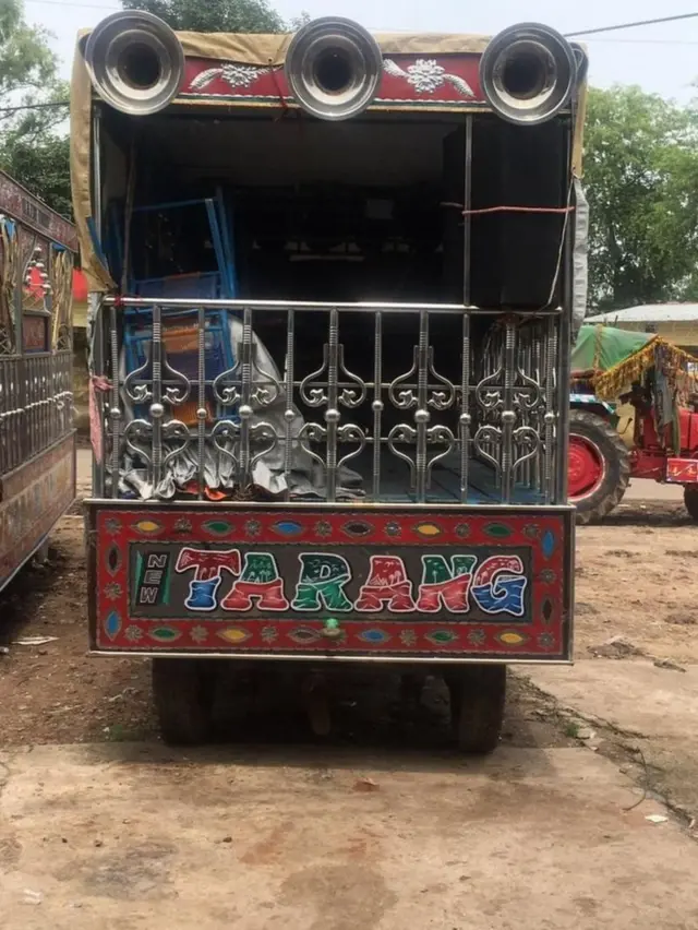 नृत्य, महिला, मुली, ऑर्केस्ट्रा बँड, संस्कृती, उत्तर प्रदेश, बिहार