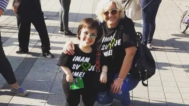 Marina Cvetanov sa sestrom