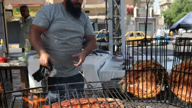 المسكوف يُشوى بنار الحطب