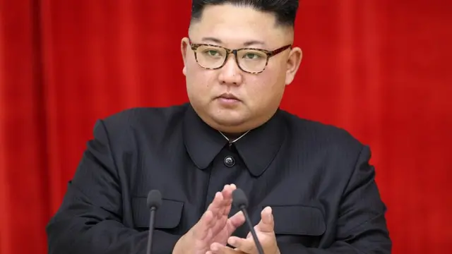 கிம் ஜாங் உன்: "நட்சத்திர மன்னரா அல்லது வெறும் சர்வாதிகாரியா" - யார் இவர்?