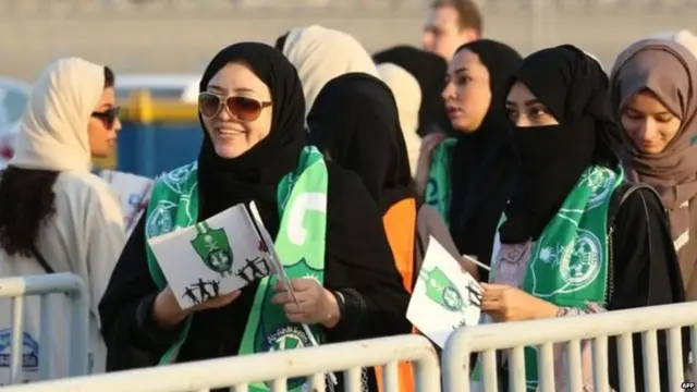 ਸਾਉਦੀ ਅਰਬ ਨੇ ਪਹਿਲੀ ਵਾਰ ਔਰਤਾਂ ਨੂੰ ਫੁਟਬਾਲ ਮੈਚ ਦੇਖਣ ਦੀ ਆਗਿਆ ਦਿੱਤੀ