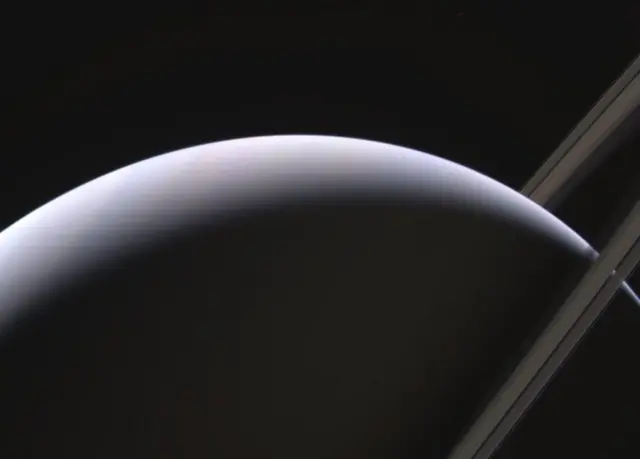 Saturno visto pelas câmeras da Cassini