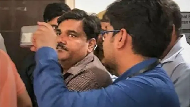 આપના કોર્પોરેટર તાહિર હુસૈનની તસવીર