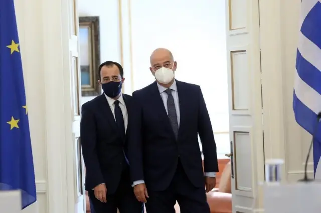 Kıbrıs Dışişleri Bakanı Nikos Hristodulidis ve Yunanistan Dışişleri Bakanı Nikos Dendias