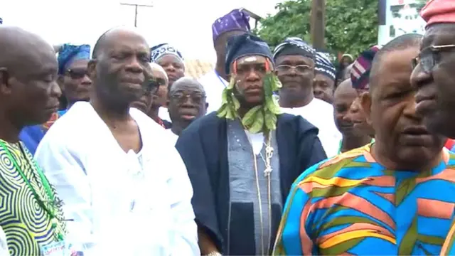 Ọba Gbadegẹsin Ogunoye laarin ero