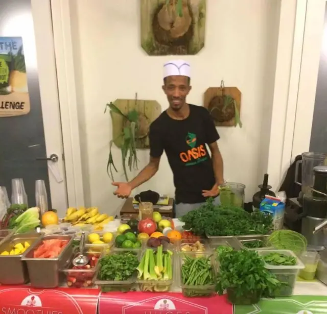 Abduusalaam Abbaajabal ashaakltiiwwan ittiin nyaataafi cunfaa qopheessu waliin