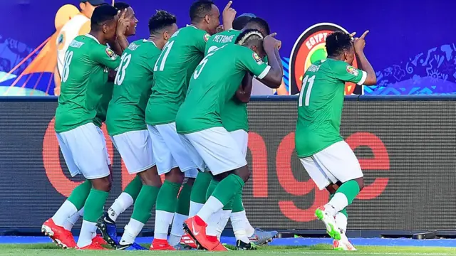 Les joueurs malgaches célèbrent le but contre le Burundi.