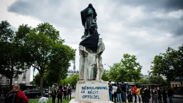 مجسمه مارشال گالینی