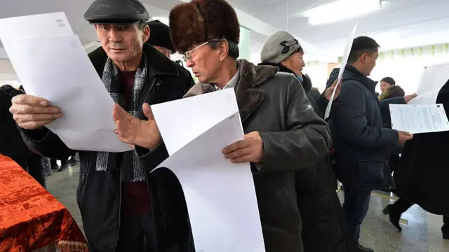 Кыргызстанда баш мыйзамды өзгөртүү жөнүндө мурдакы референдум 2016-жылы декабрда өткөн эле.