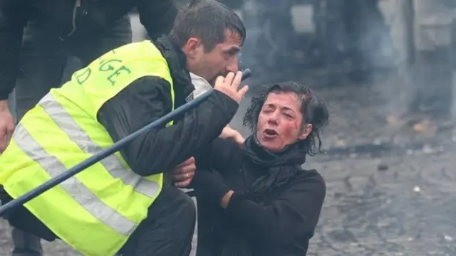 பிரான்ஸ் வன்முறை: இழுத்து மூடப்படுகிறது ஈபிள் கோபுரம்