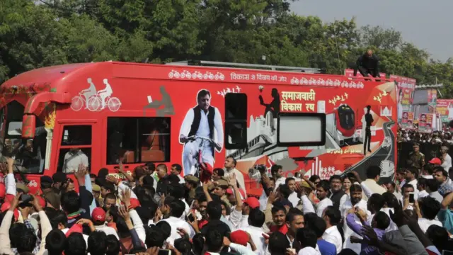 अखिलेश की रथ यात्रा