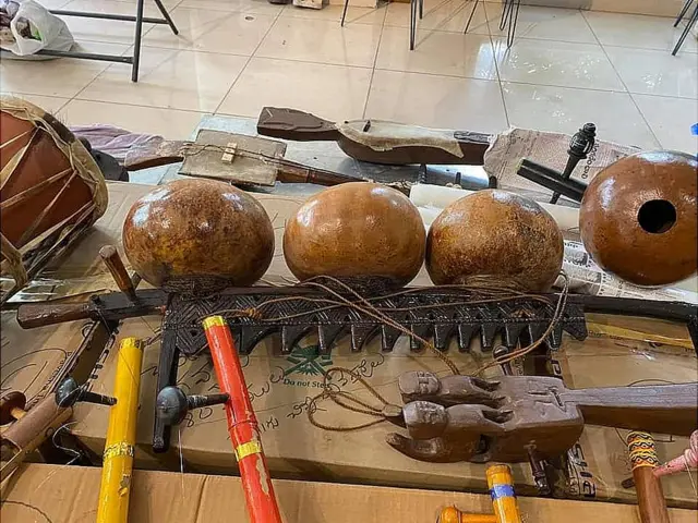 ప్రొఫెసర్ జయధీర్ తిరుమల రావు సేకరించిన ప్రాచీన వాయిద్యాలు