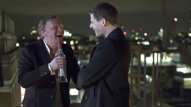 Кадр из сериала "Макмафия"