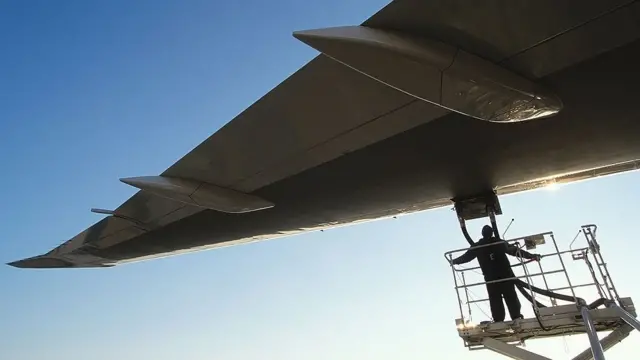 Una recarga de combustible de un avión