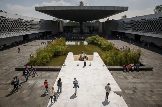 Fachada del Museo Nacional de Antropología e Historia de México.