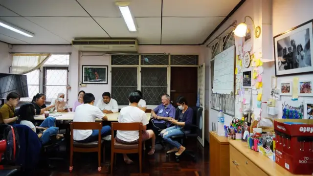 ในช่วงครึ่งปีหลัง ทีมไอลอว์ทำงานแทบไม่มีวันหยุด เพราะกิจกรรมการเมืองมักเกิดขึ้นในวันเสาร์-อาทิตย์