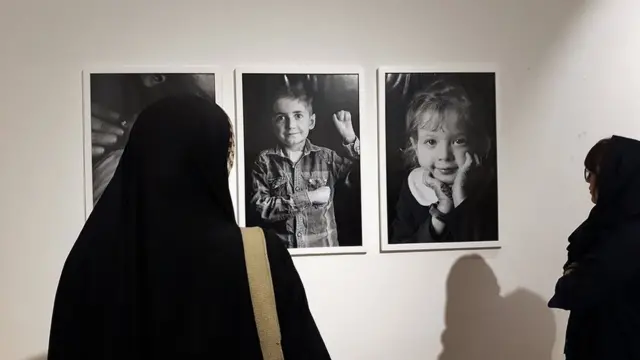 نمایشگاه عکس کودکان پروانه‌ای در خانه حمایت از این کودکان