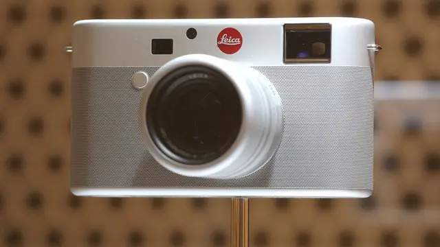 Cámara Leica diseñada por Jony Ive y Marc Newson