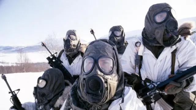 قوات الناتو خلال إجرائها مناورةً عسكريةً في النرويج عام 1984