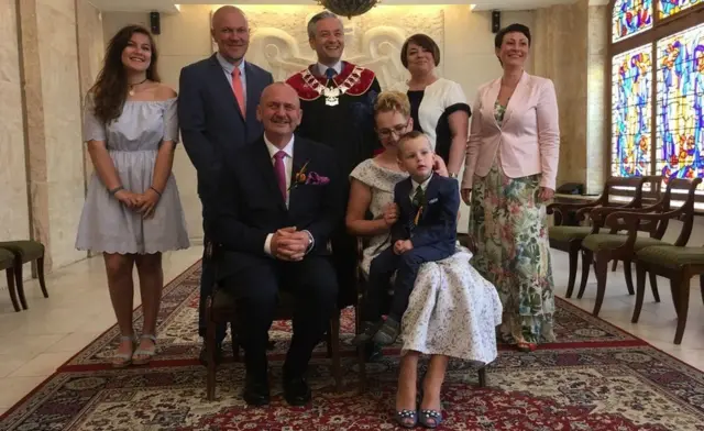 мэр на свадьбе