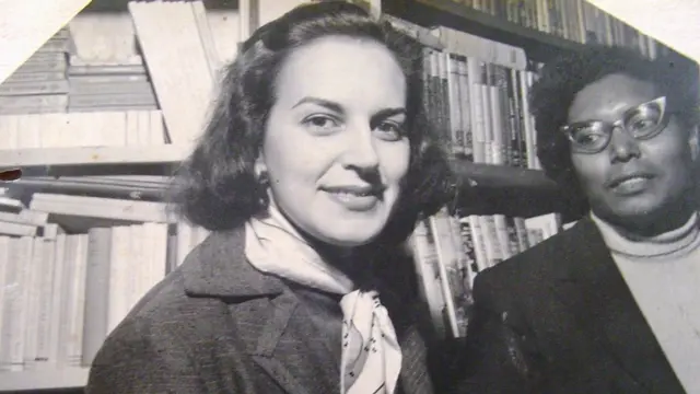 Ruth Guimarães com a escritora Lygia Fagundes Tellesunibetc1950