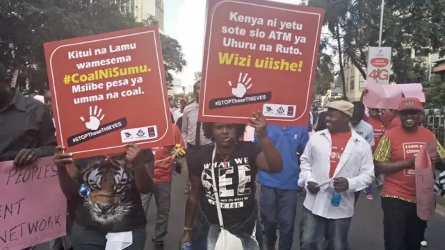 Abari mu myiyerekano bari bitwaje ivyapa