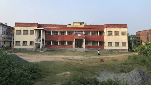 जहानाबाद में बॉयज़ स्कूल की बिल्डिंग.