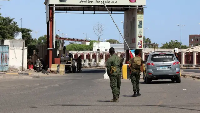 File photo showing entrance to Aden's international airport (18 November 2019)