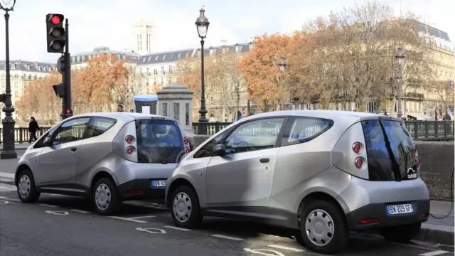 Veículos parte do programa Autolib - aluguelpoker sem depósitocarros elétricos