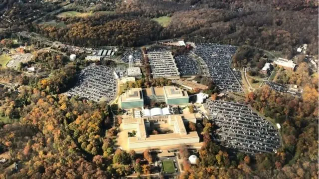 Hafter bir dönem CIA merkezi yakınlarında yaşadı