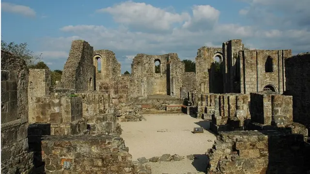 Развалины монастыря Ландвеннек