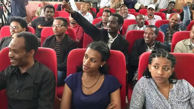 ተሳተፍቲ እቲ መድረኽ ዘተ