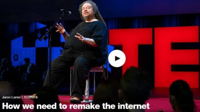 "정보 유출 사태는 전 세계적으로 비극적이고 우스운 실수에요."