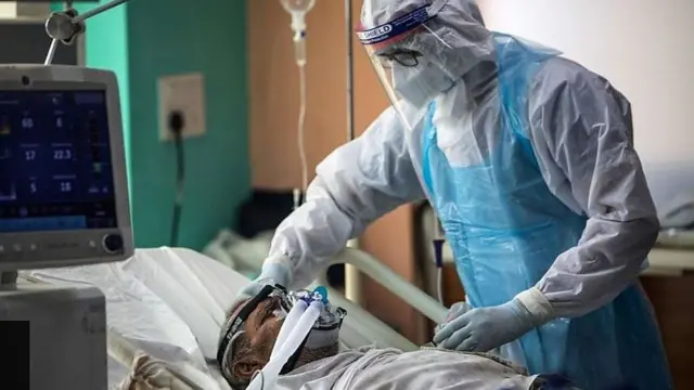 ভারতে এখন সংক্রমণের এক ভয়াবহ 'দ্বিতীয় ঢেউ' চলছে