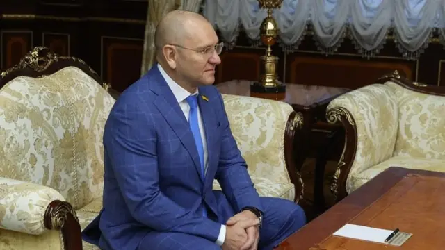 Нардеп "Слуги народу" зустрівся з Лукашенком. У партії відреагували