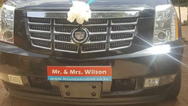 Wawili hao wamesafirishwa kwa magari ya kifahari