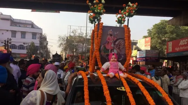 ਸਾਹਿਬੇ-ਕਮਾਲ ਸਰਬੰਸਦਾਨੀ ਸ੍ਰੀ ਗੁਰੂ ਗੋਬਿੰਦ ਸਿੰਘ ਜੀ ਦੇ 351ਵੇਂ ਪ੍ਰਕਾਸ਼ ਦਿਹਾੜੇ ਨੂੰ ਸਮਰਪਿਤ ਨਗਰ ਕੀਰਤਨ