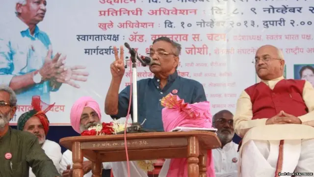 चंद्रपुर येथे खुल्या अधिवेशनात मार्गदर्शन करताना शरद जोशी