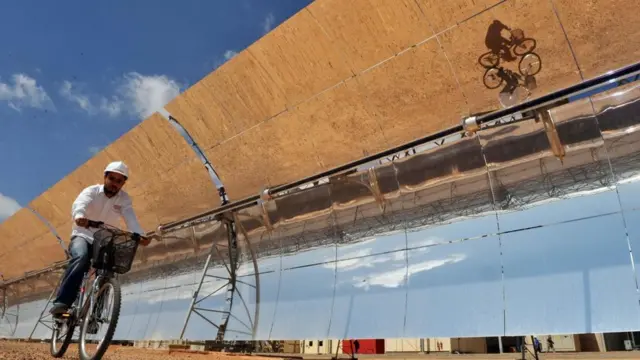 pembangkit tenaga surya