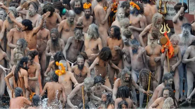 ගංගා මේලා වලදී ශුද්ධ ජලය ස්නානය කෙරෙයි