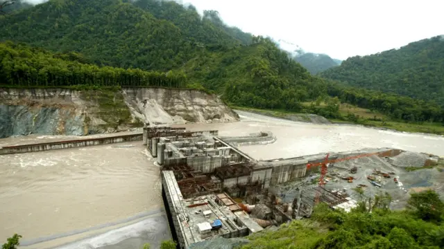 কালিঝোরায় তিস্তার বুকে ড্যাম ও জলবিদ্যুৎ প্রকল্প