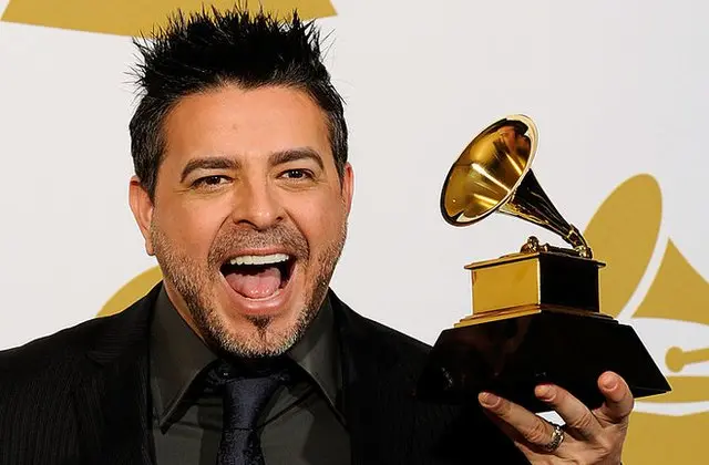Luis Enrique con su premio Grammy