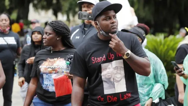 Rally outside Glynn County courthouse