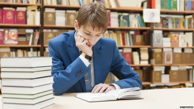 ਨੌਜਵਾਨ ਮੁੰਡਾ