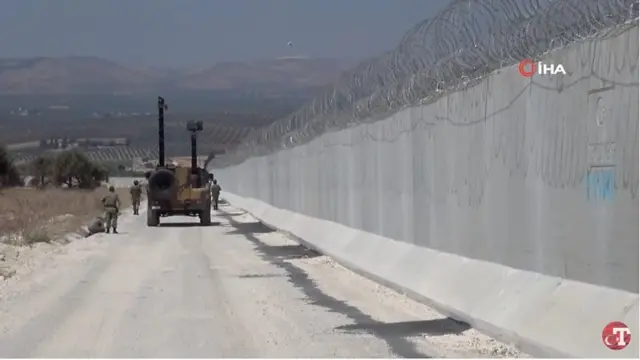 رسانههای خبری تصاویر دیوار امنیتی ترکیه در امتداد مرزهایش با سوریه را پخش کردهاند