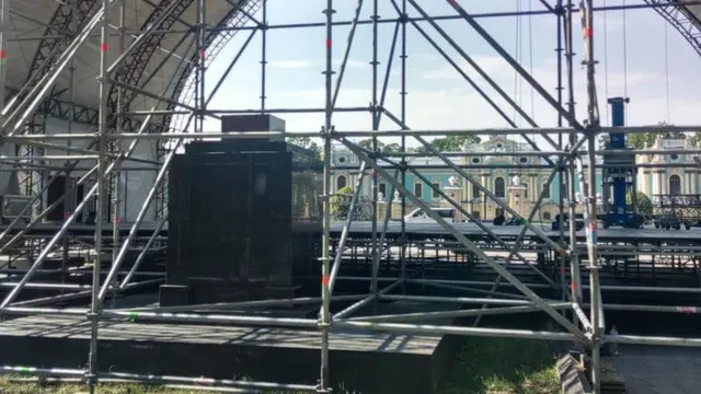 Пам'ятник у Маріїнському парку